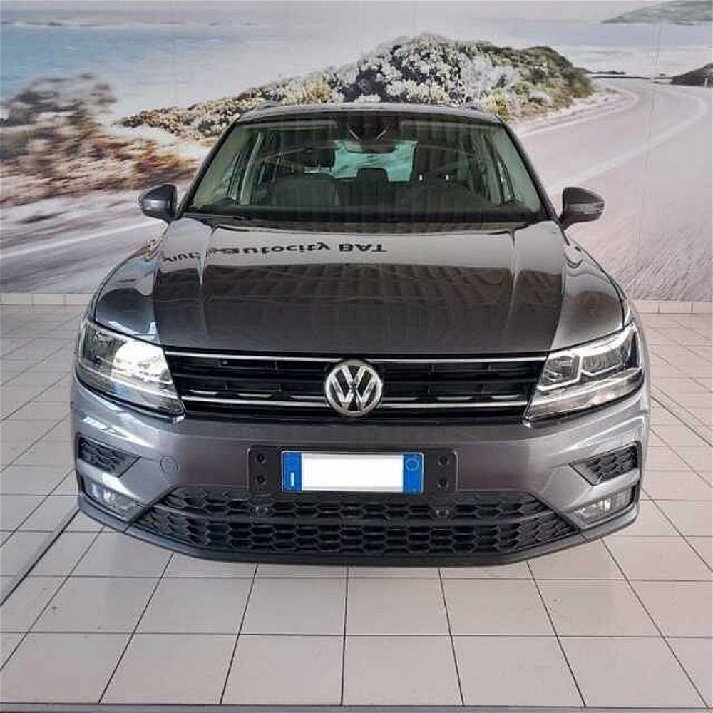 Volkswagen Tiguan 2.0 TDI SCR DSG Business BlueMotion Technology  del 2020 usata a Barletta (3)