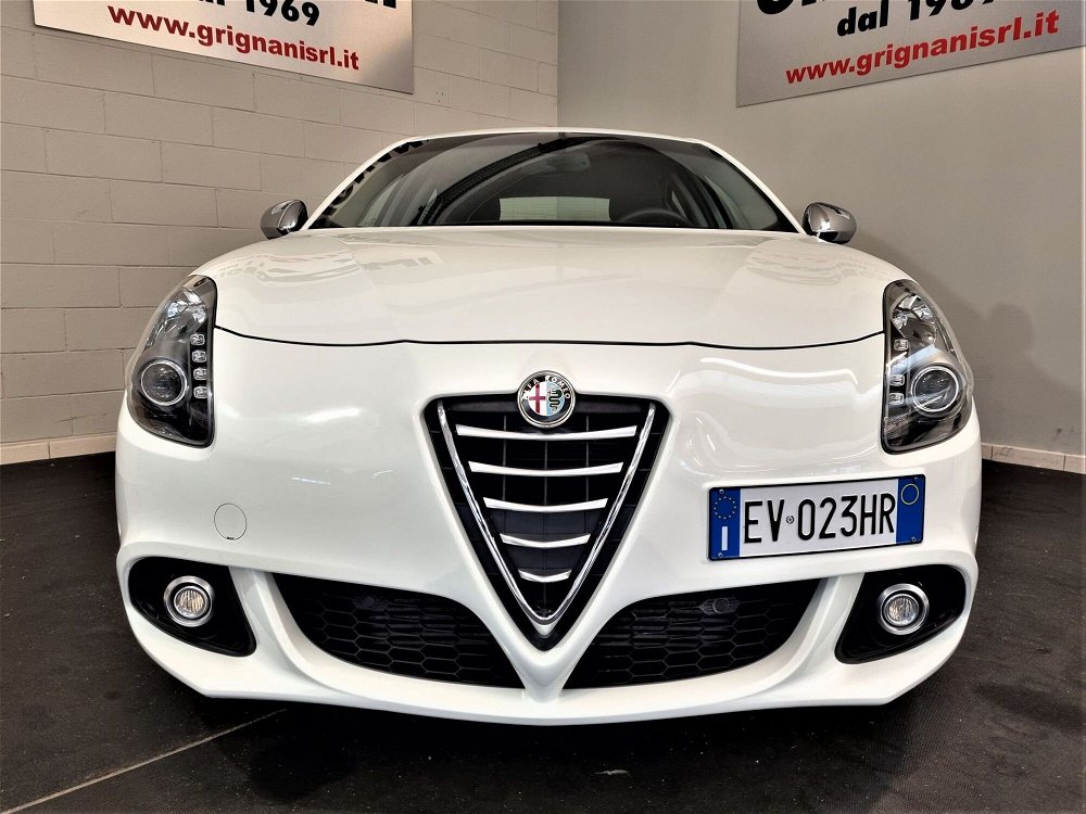 Alfa Romeo Giulietta 1.4 Turbo MultiAir Exclusive  del 2014 usata a Cava Manara (2)