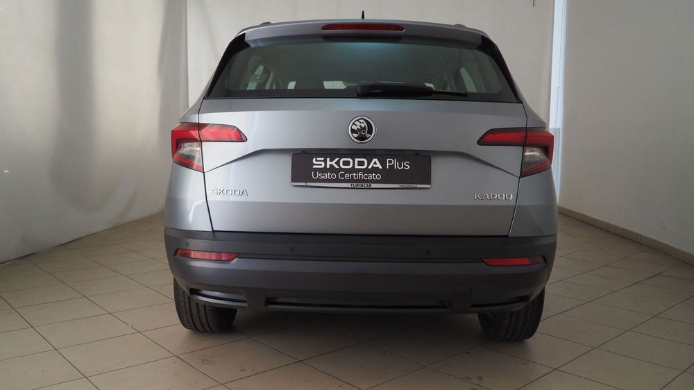 Skoda Karoq 1.0 TSI Executive  del 2019 usata a Torino (5)