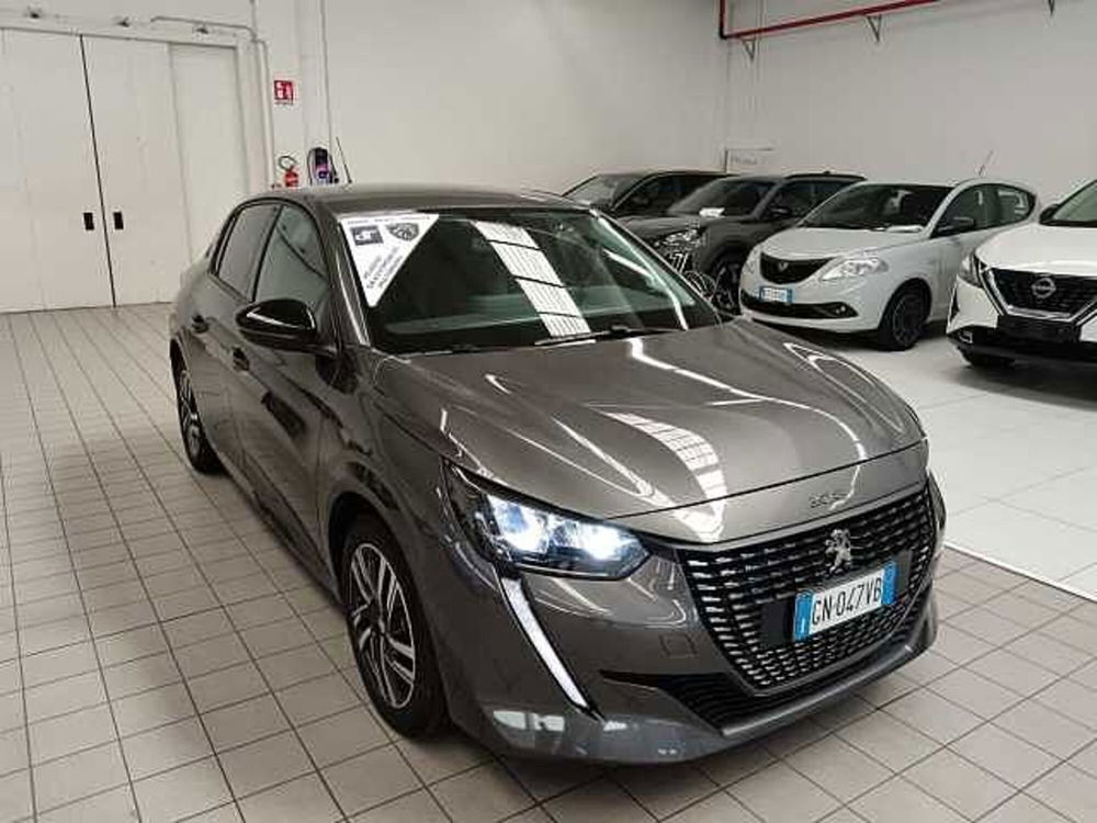 Peugeot 208 usata a Milano (2)