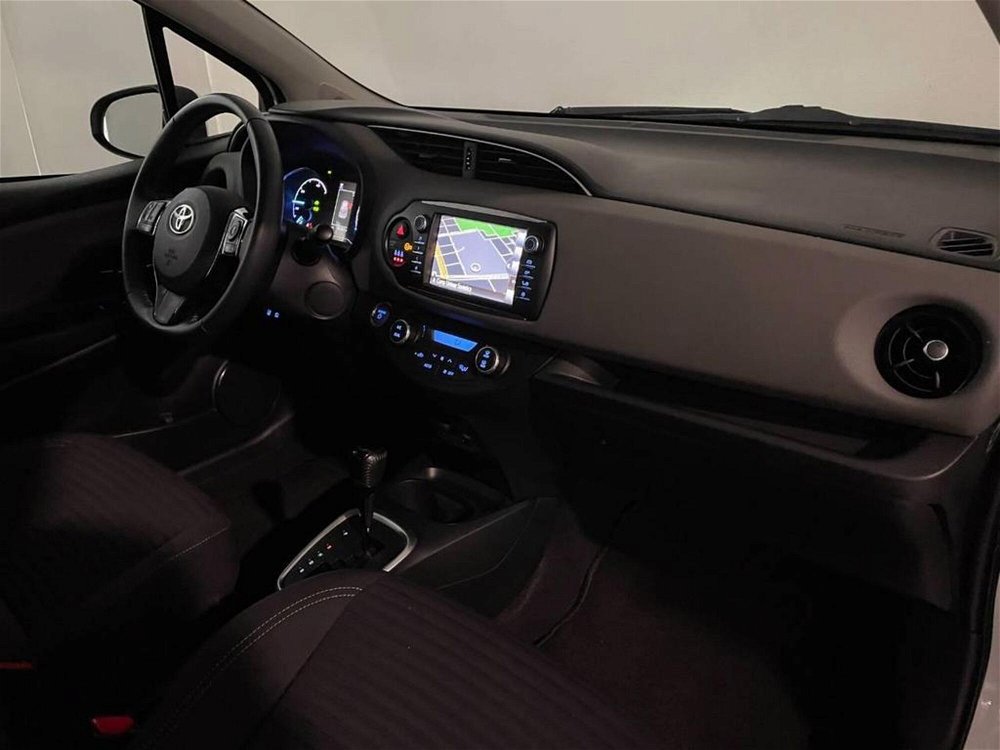 Toyota Yaris 1.5 Hybrid 5 porte Active  del 2017 usata a Torino (5)