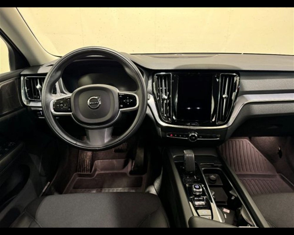 Volvo V60 B4 Geartronic Momentum Business Pro  del 2021 usata a Conegliano (3)