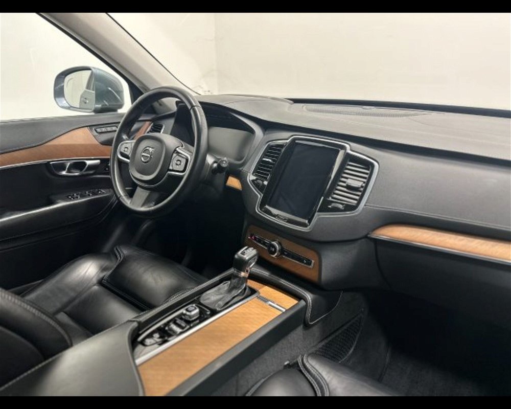 Volvo XC90 D5 AWD Geartronic 7 posti Inscription  del 2019 usata a Conegliano (4)
