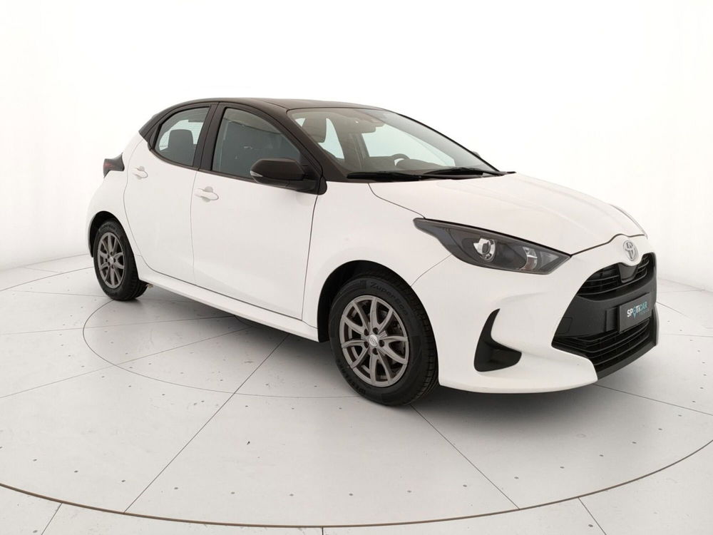 Toyota Yaris 1.5 Hybrid 5 porte Trend del 2021 usata a Teverola