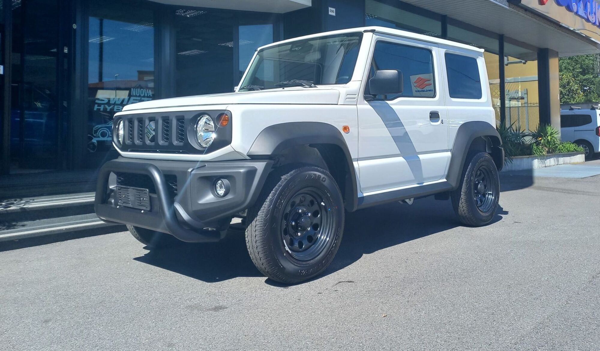 Suzuki Jimny 1.5 5MT Top nuova a San Vittore Olona