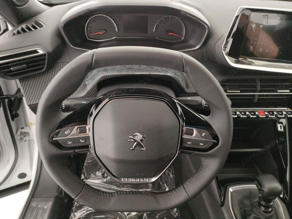 Peugeot 2008 nuova a Caserta (15)