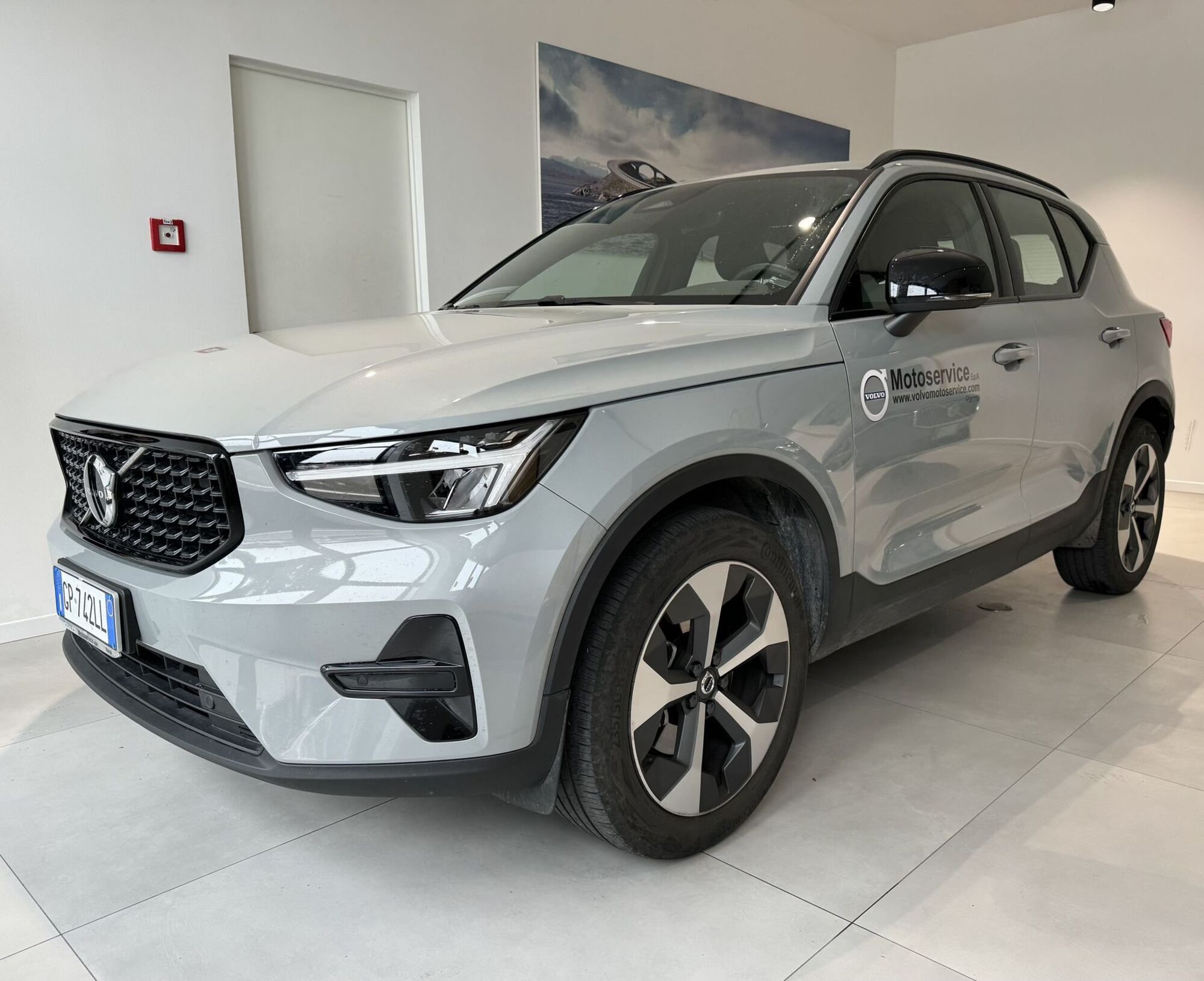 Volvo XC40 B3 automatico Plus Dark  del 2023 usata a Parma