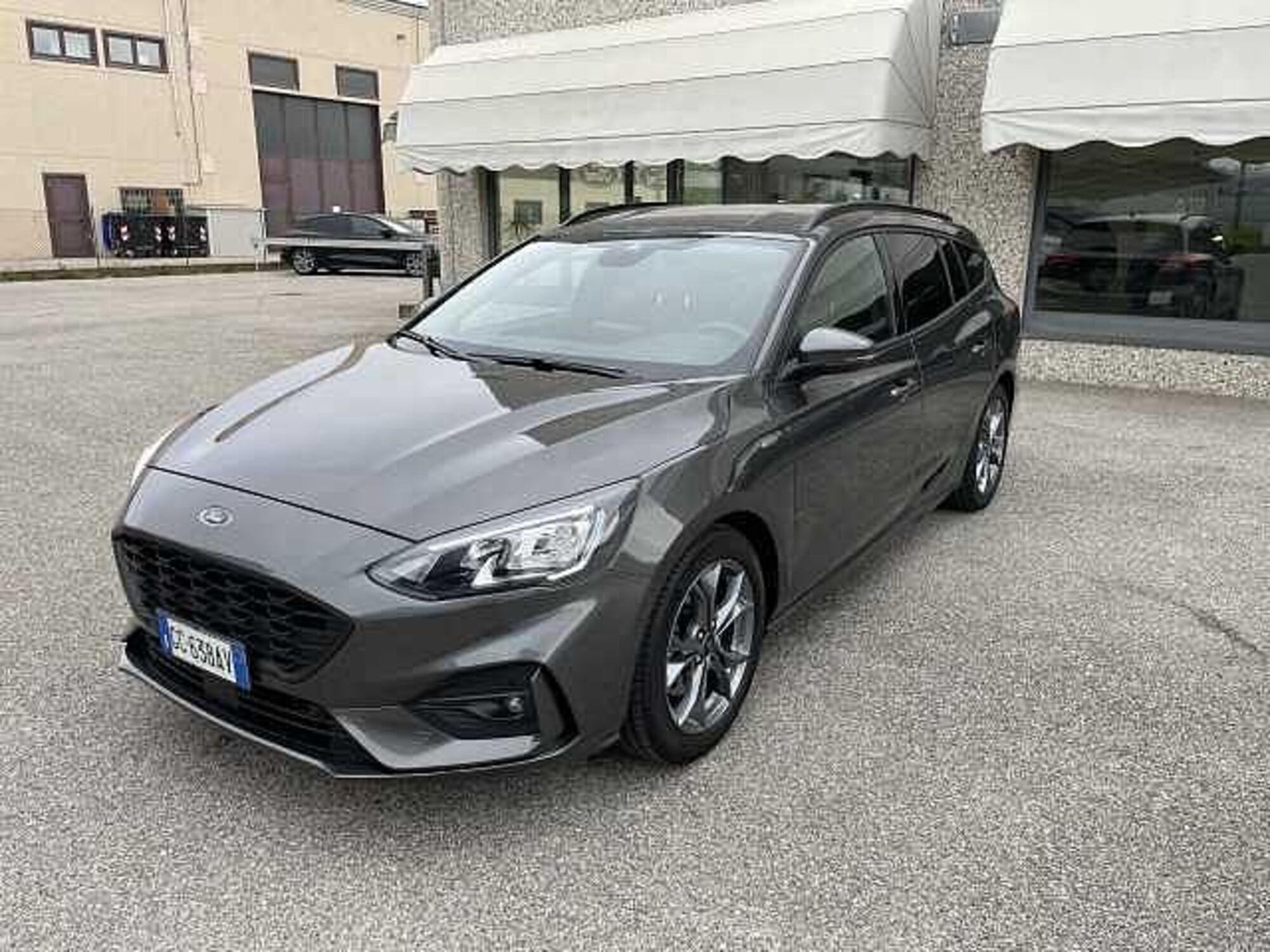 Ford Focus Station Wagon 1.0 EcoBoost 125 CV automatico SW ST-Line  del 2020 usata a Bologna