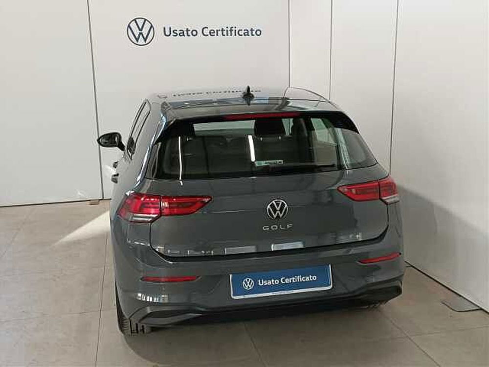 Volkswagen Golf 2.0 tdi Life 115cv del 2021 usata a Brivio (4)