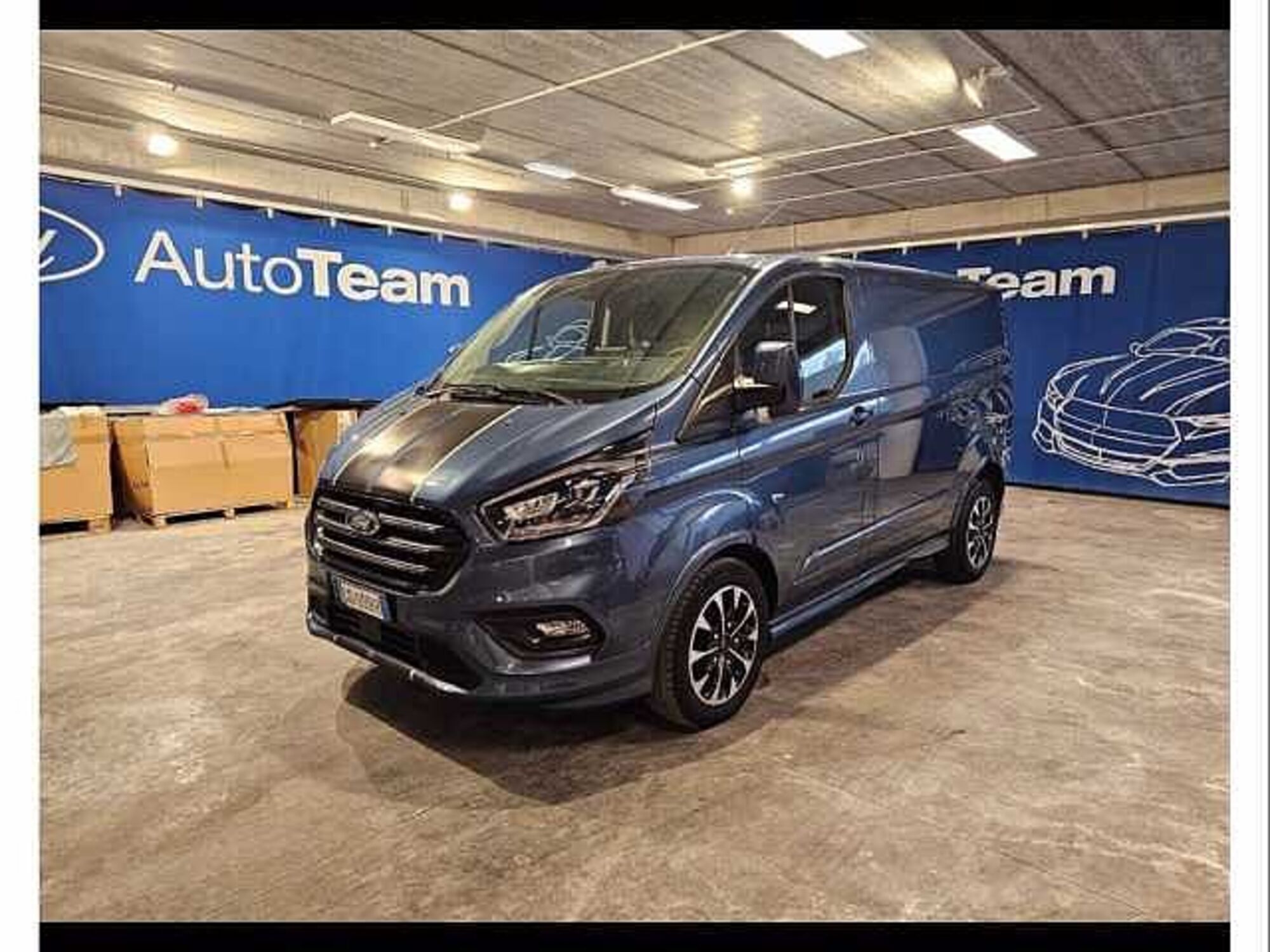 Ford Transit Custom Furgone 320 2.0 TDCi 185 PC Furgone Sport  del 2021 usata a Bari