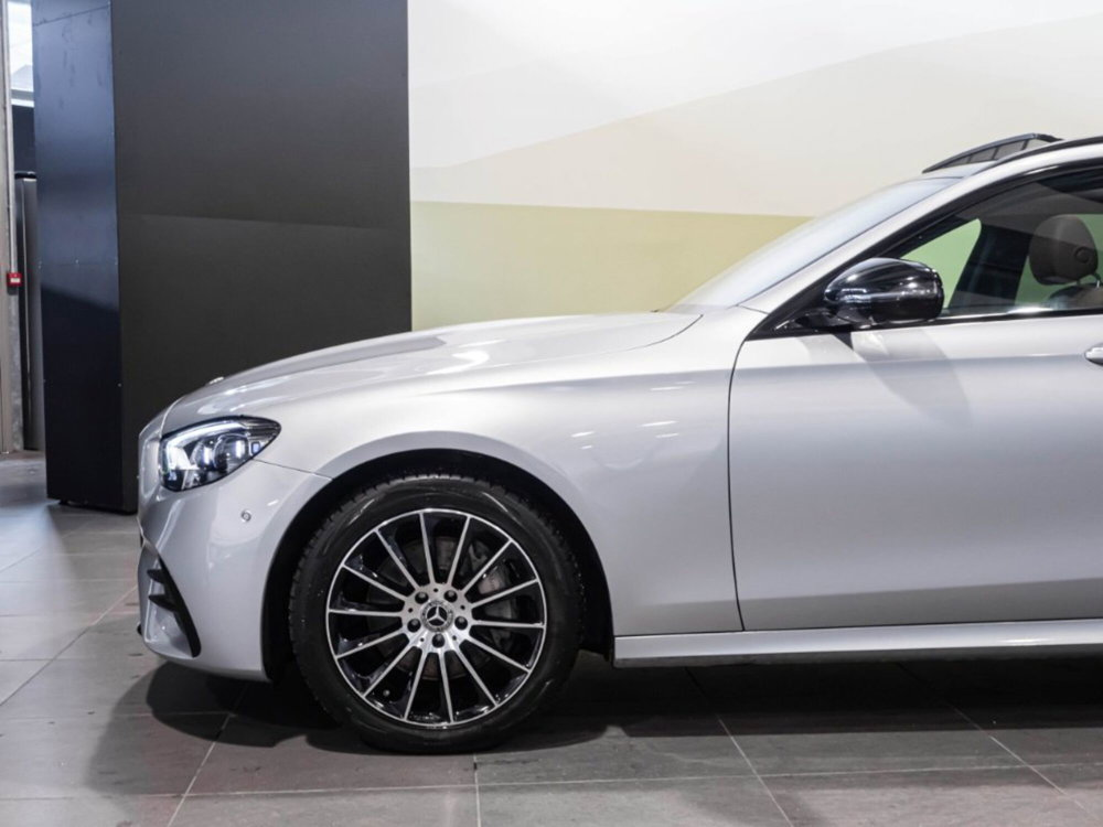 Mercedes-Benz Classe E 220 d 4Matic Auto Premium Plus  del 2022 usata a Montecosaro (4)