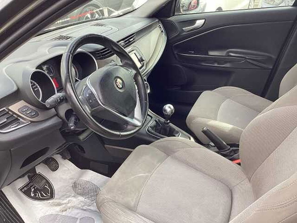 Alfa Romeo Giulietta usata a Roma (10)