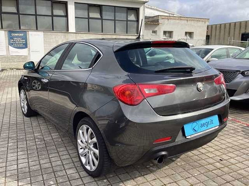 Alfa Romeo Giulietta usata a Roma (5)