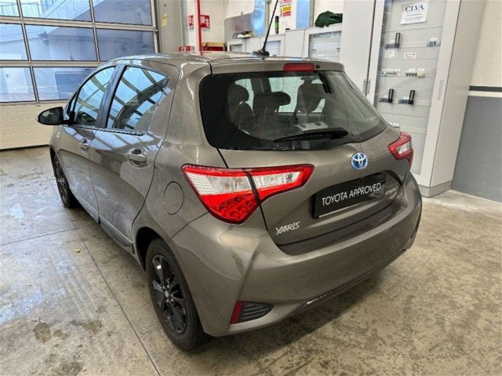 Toyota Yaris 1.3 5 porte Active  del 2020 usata a Cuneo (5)