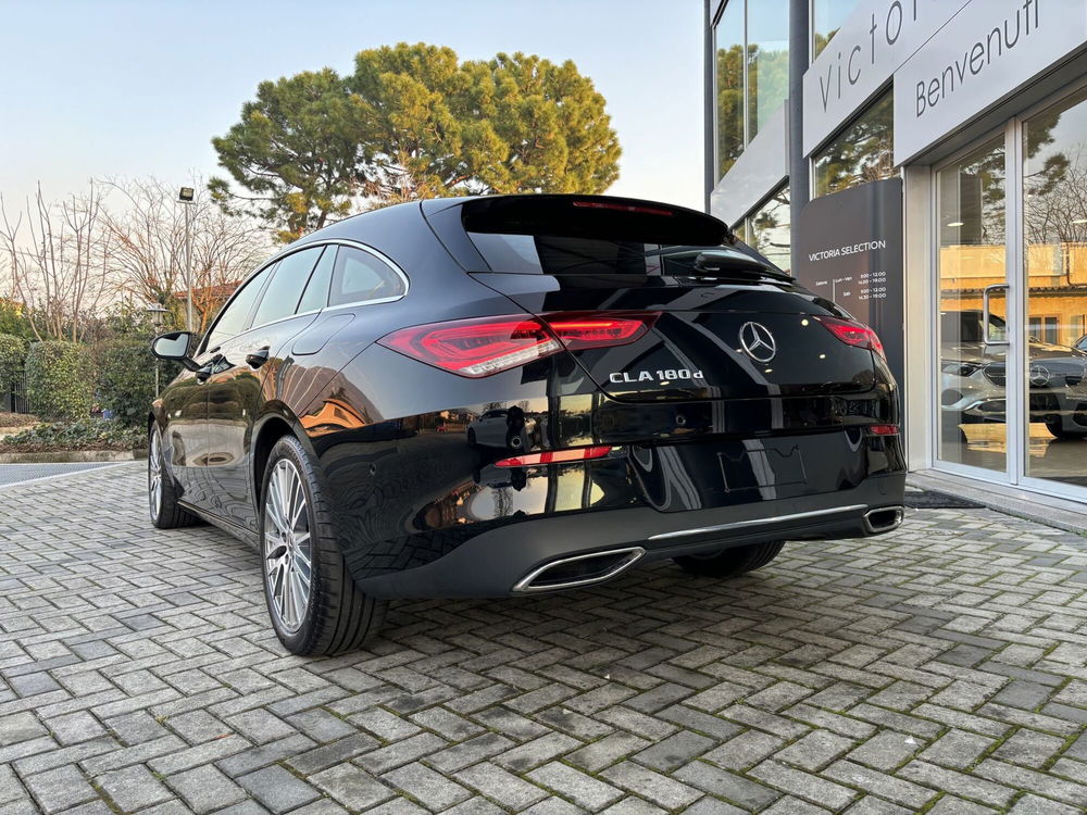 Mercedes-Benz CLA Shooting Brake 180 d Automatic Shooting Brake Sport  del 2022 usata a Brescia (4)