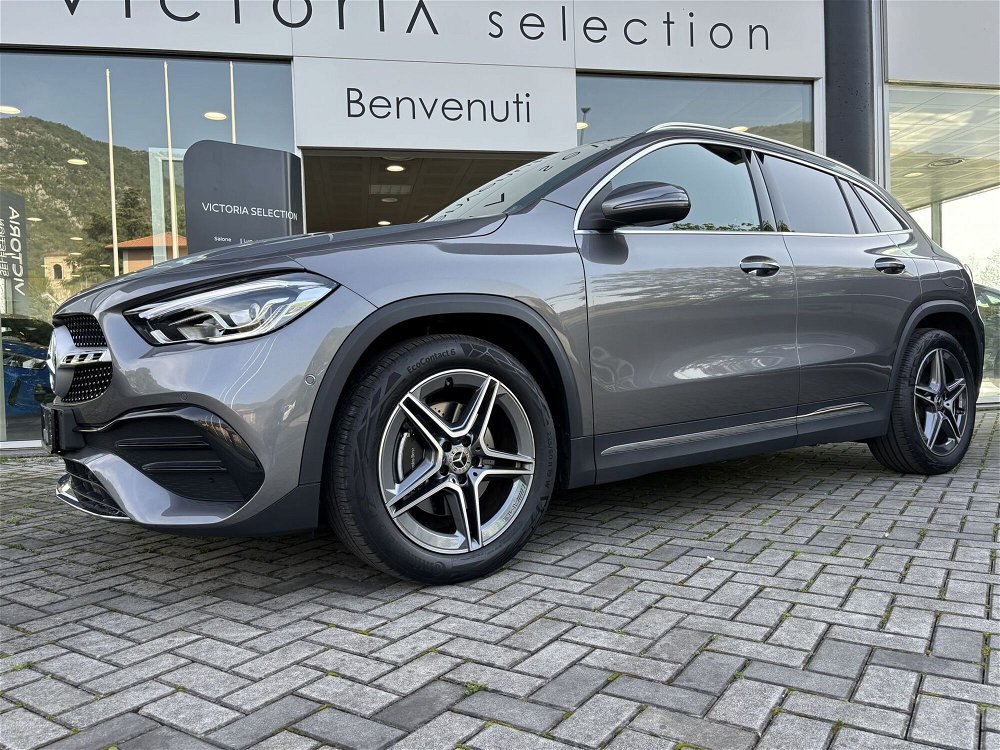 Mercedes-Benz GLA SUV 200 Automatic Premium del 2022 usata a Brescia (2)