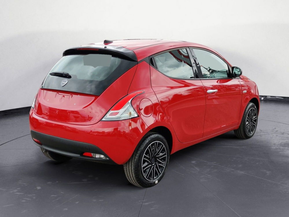 Lancia Ypsilon 1.0 FireFly 5 porte S&S Hybrid Oro nuova a Pordenone (5)