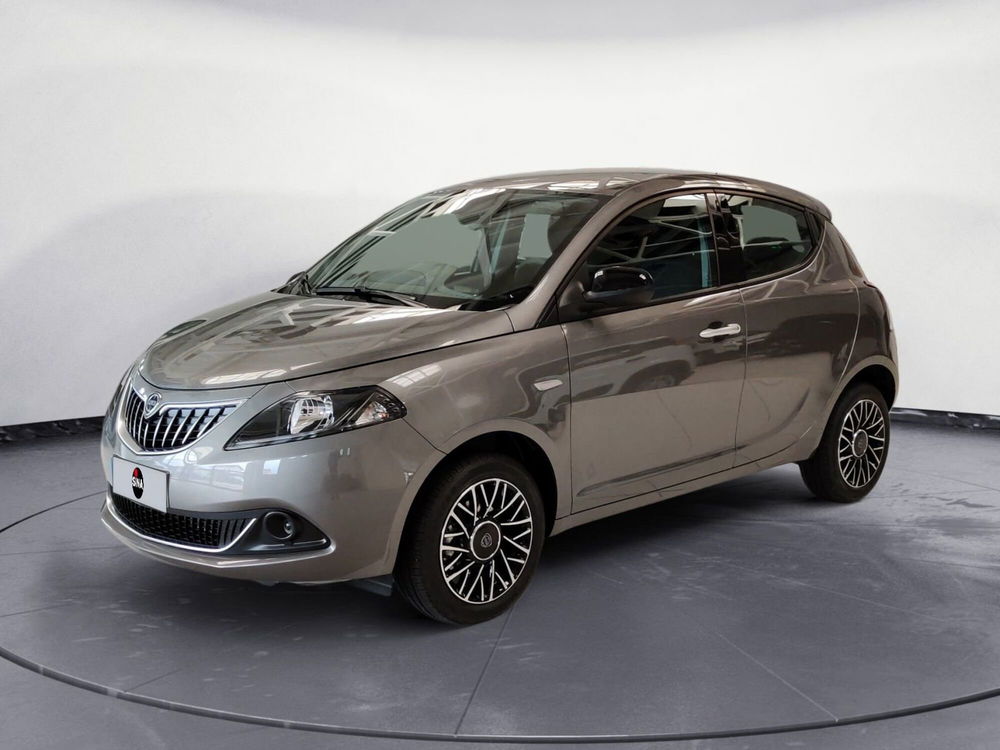 Lancia Ypsilon 1.0 FireFly 5 porte S&S Hybrid Platino nuova a Pordenone