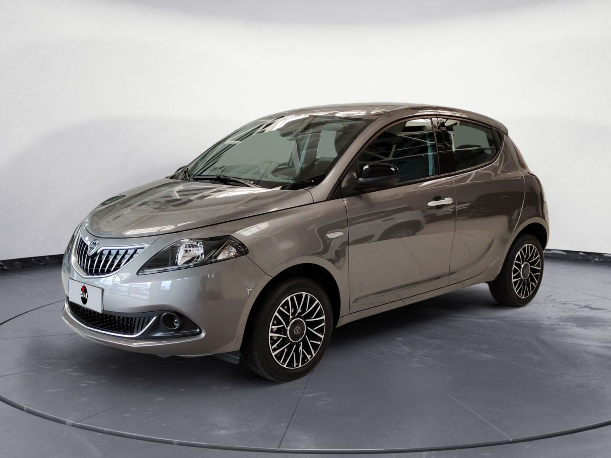 Lancia Ypsilon 1.0 FireFly 5 porte S&amp;S Hybrid Ecochic Silver  nuova a Pordenone