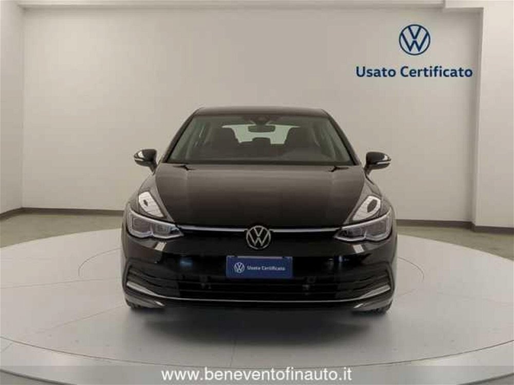 Volkswagen Golf 2.0 TDI SCR Life del 2023 usata a Pratola Serra (2)