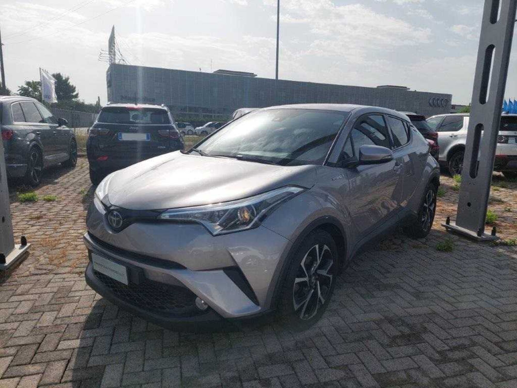 Toyota Toyota C-HR 1.8 Hybrid E-CVT Lounge  del 2019 usata a Triggiano