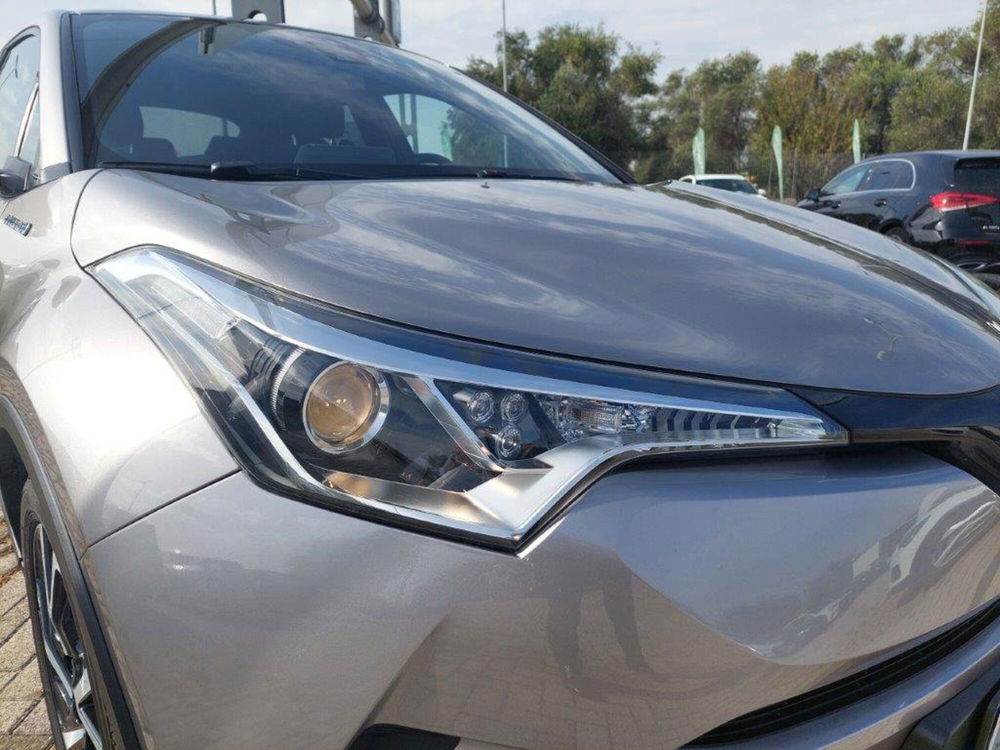 Toyota Toyota C-HR usata a Bari (10)