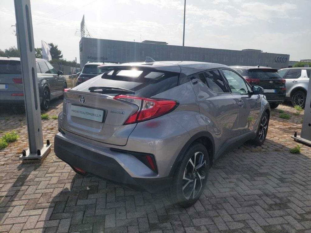 Toyota Toyota C-HR usata a Bari (12)