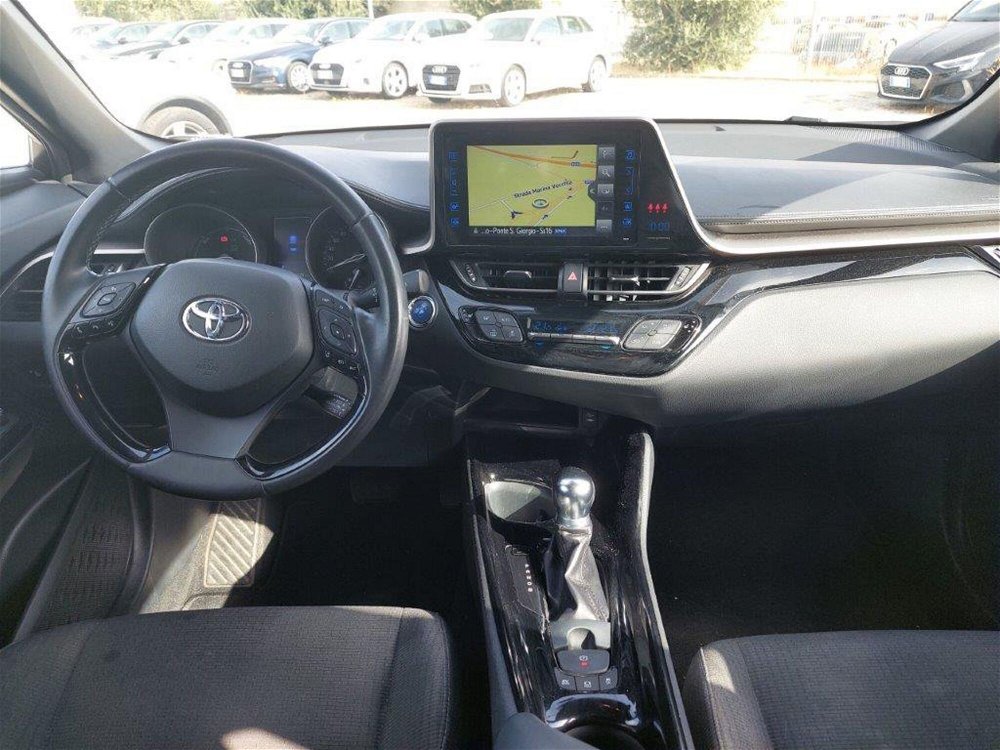 Toyota Toyota C-HR 1.8 Hybrid E-CVT Lounge  del 2019 usata a Triggiano (5)