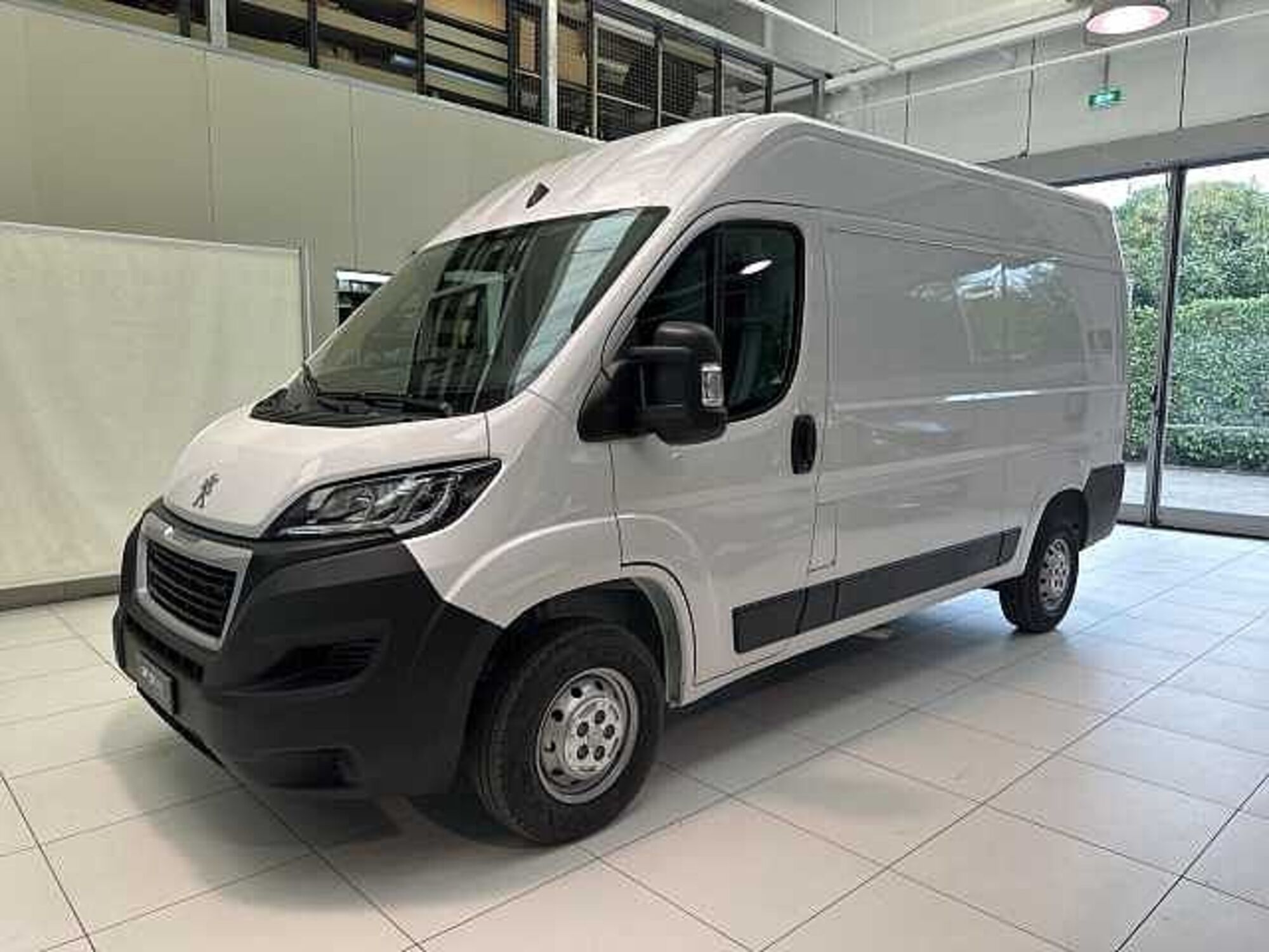 Peugeot Boxer Furgone 435 L2H2 2.2 bluehdi 140cv S&amp;S nuova a Faenza