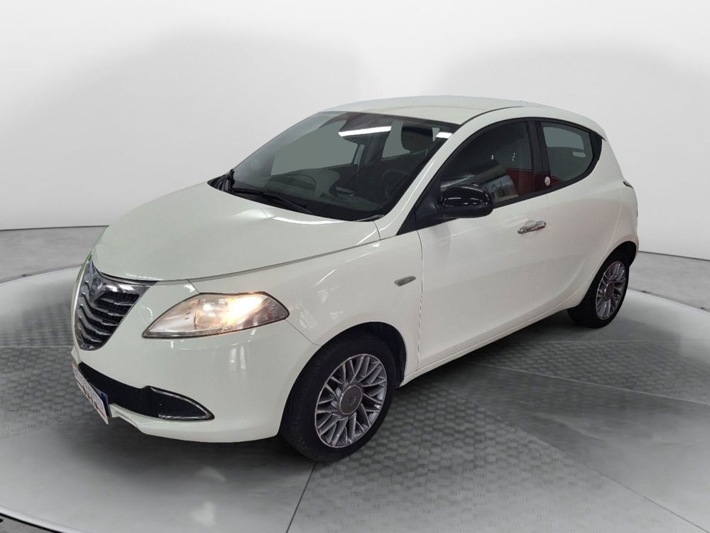 Lancia Ypsilon usata a Arezzo