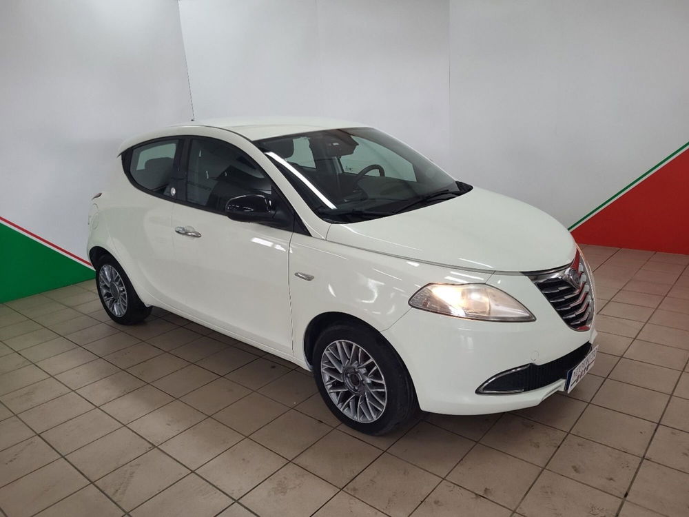 Lancia Ypsilon usata a Arezzo (2)