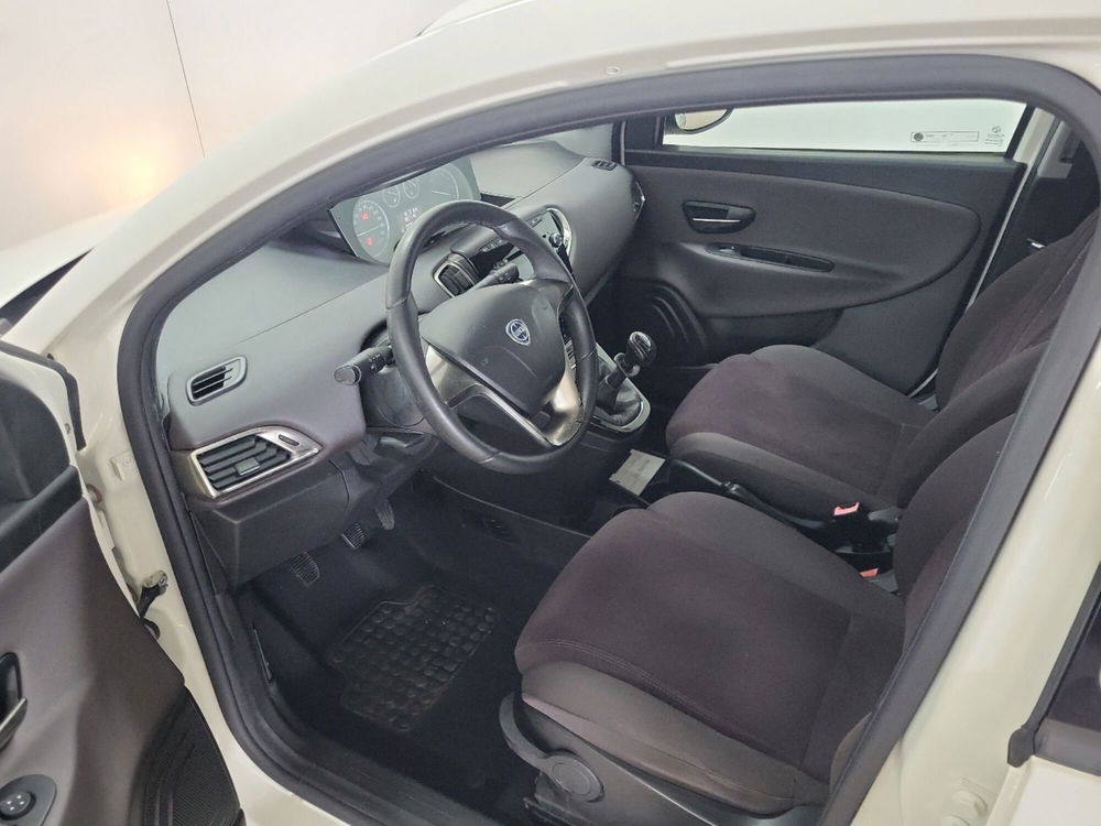 Lancia Ypsilon usata a Arezzo (6)