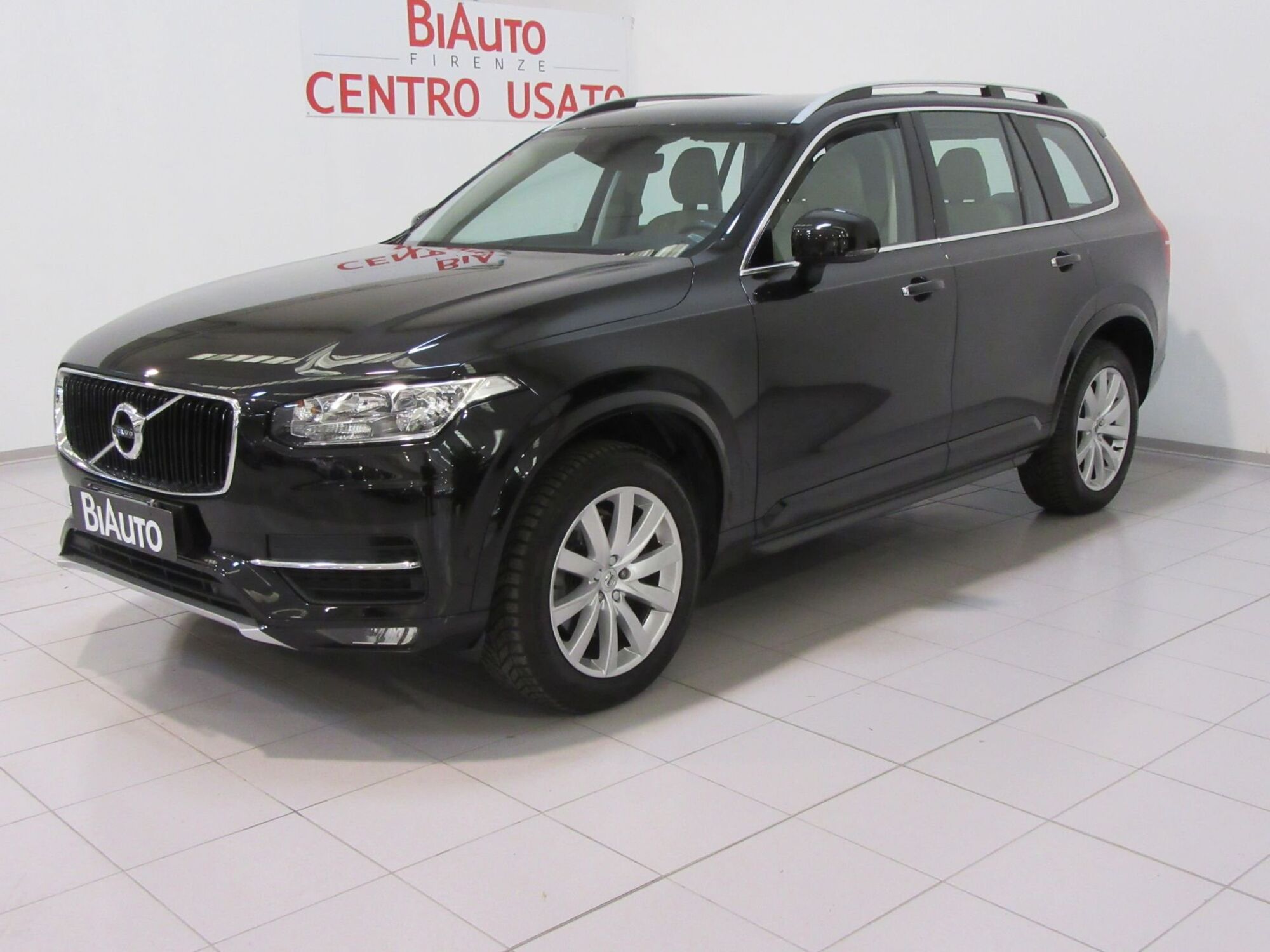 Volvo XC90 D5 AWD Geartronic Momentum  del 2015 usata a Sesto Fiorentino