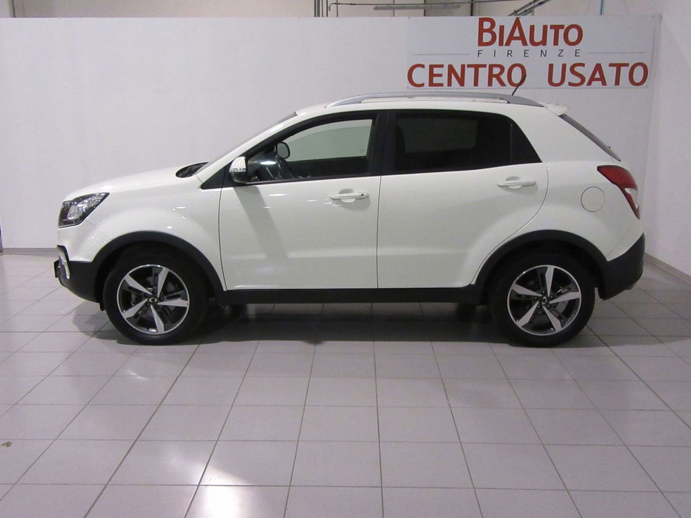 Ssangyong Korando 2.2 Diesel 2WD MT Limited  del 2018 usata a Sesto Fiorentino (2)