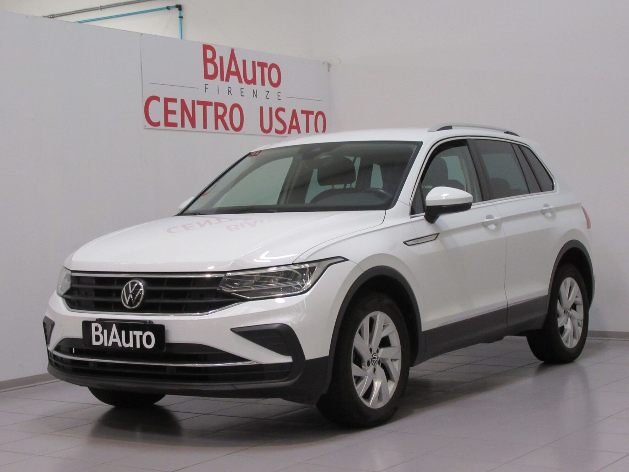 Volkswagen Tiguan 2.0 TDI 150 CV SCR DSG 4MOTION Elegance del 2022 usata a Sesto Fiorentino