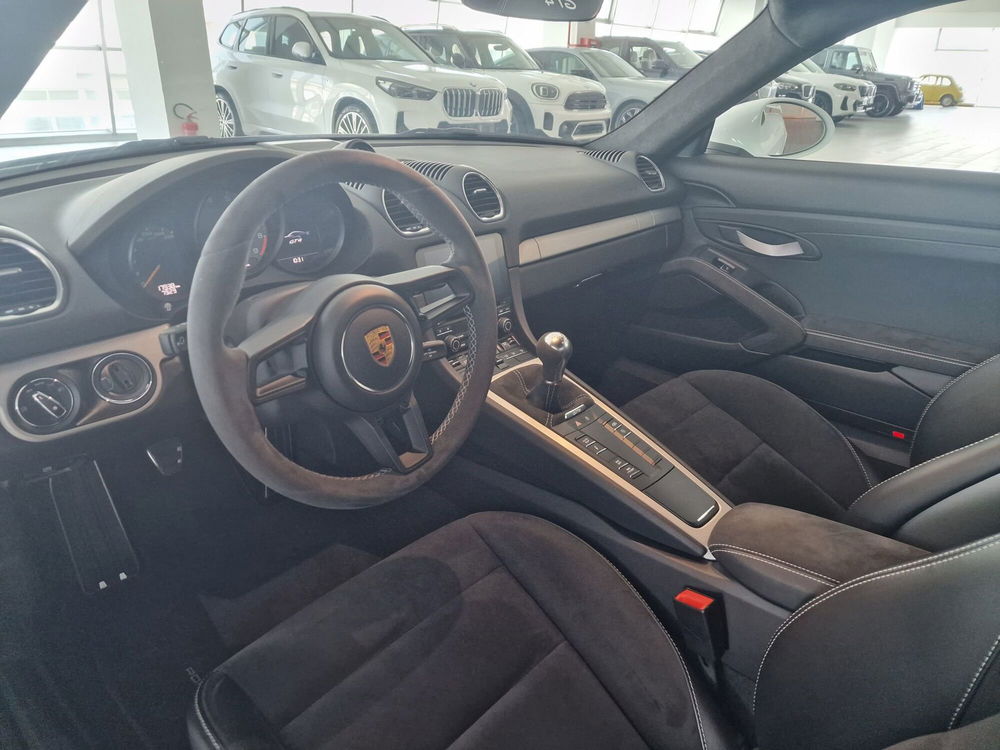 Porsche 718 Cayman  usata a Messina (9)