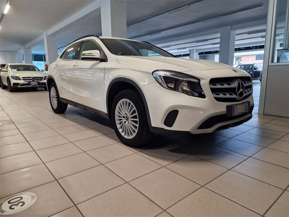 Mercedes-Benz GLA SUV 200 d Automatic Premium  del 2019 usata a Messina (2)