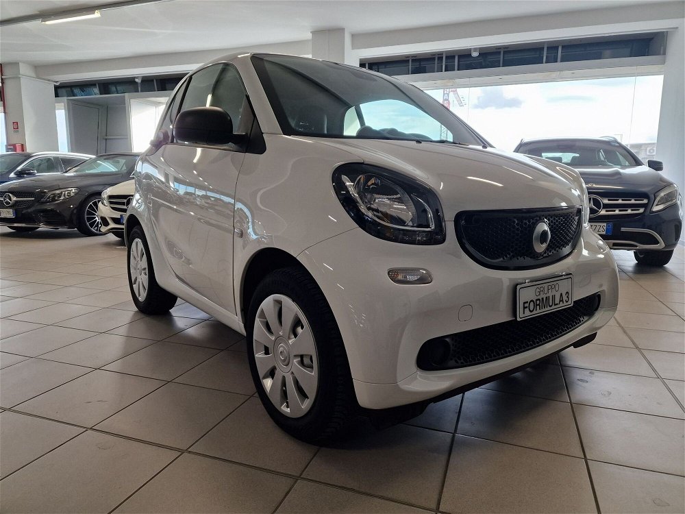 smart Fortwo 70 1.0 Youngster  del 2019 usata a Messina (2)