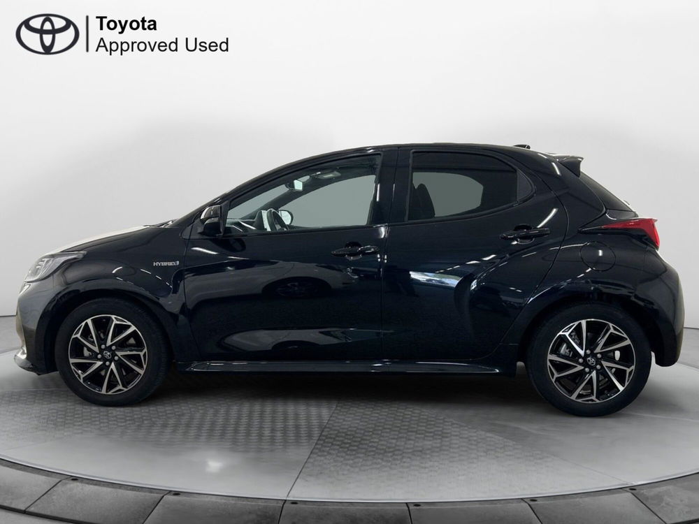 Toyota Yaris 1.5 Hybrid 5 porte Lounge del 2021 usata a Monza (4)