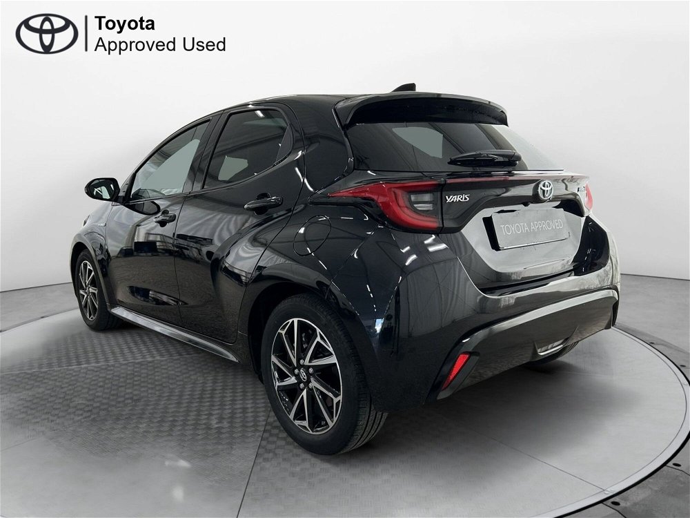Toyota Yaris 1.5 Hybrid 5 porte Lounge del 2021 usata a Monza (5)
