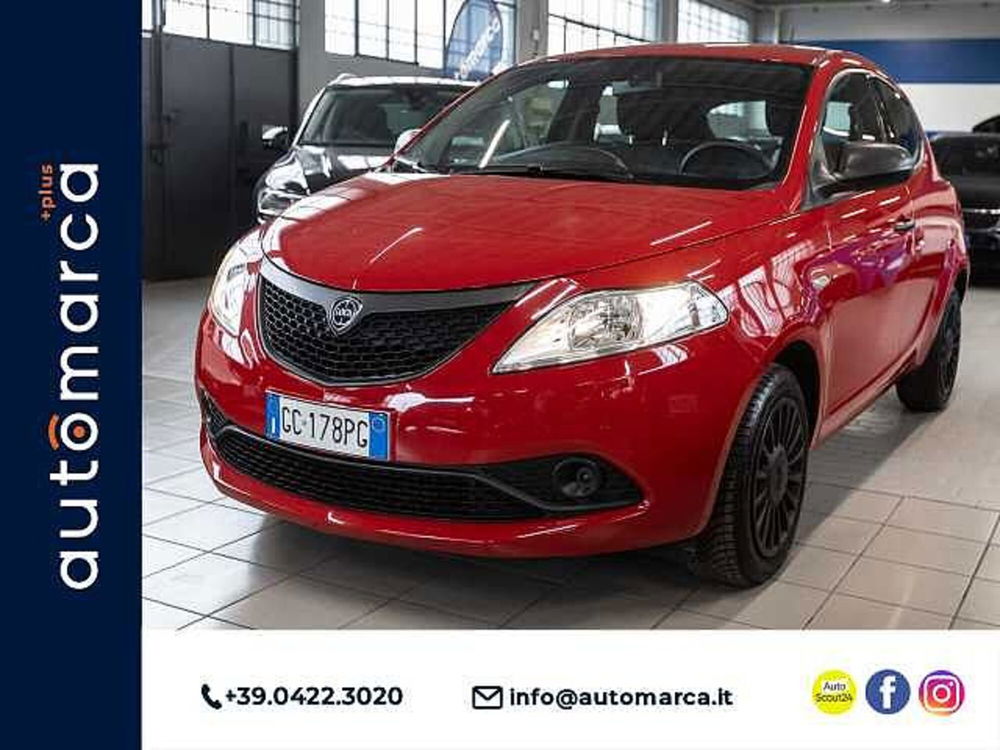 Lancia Ypsilon 1.0 FireFly 5 porte S&S Hybrid Ecochic Silver  del 2020 usata a Silea