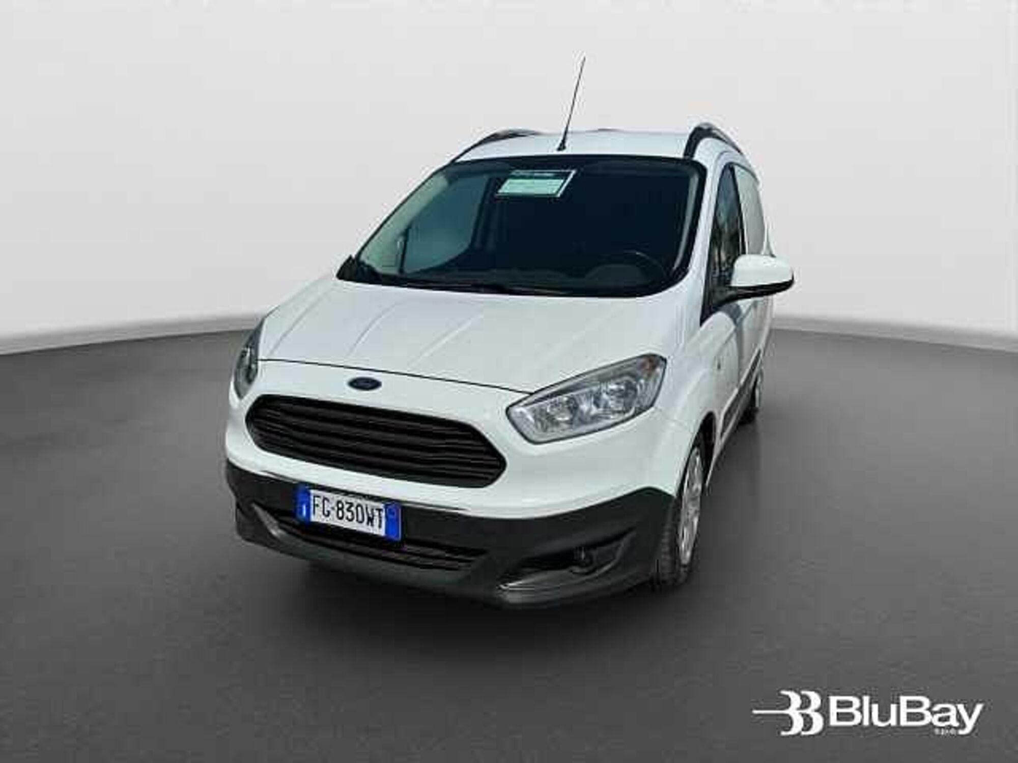 Ford Transit Courier 1.5 TDCi 75CV  Trend  del 2017 usata a Livorno