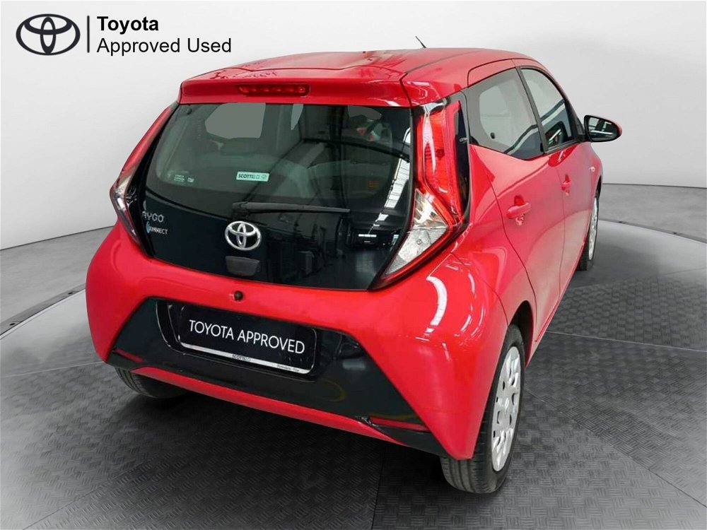 Toyota Aygo Connect 1.0 VVT-i 72 CV 5 porte x-play del 2020 usata a Pisa (3)
