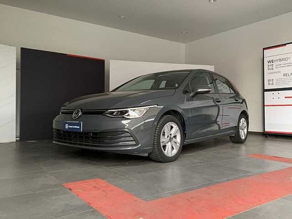 Volkswagen Golf Variant 1.0 eTSI EVO DSG Life del 2021 usata a Rende (2)