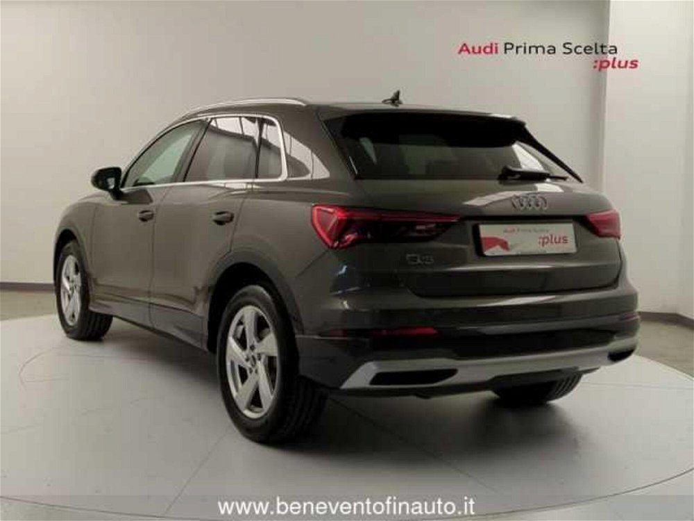 Audi Q3 35 2.0 tdi Business s-tronic del 2023 usata a Pratola Serra (5)