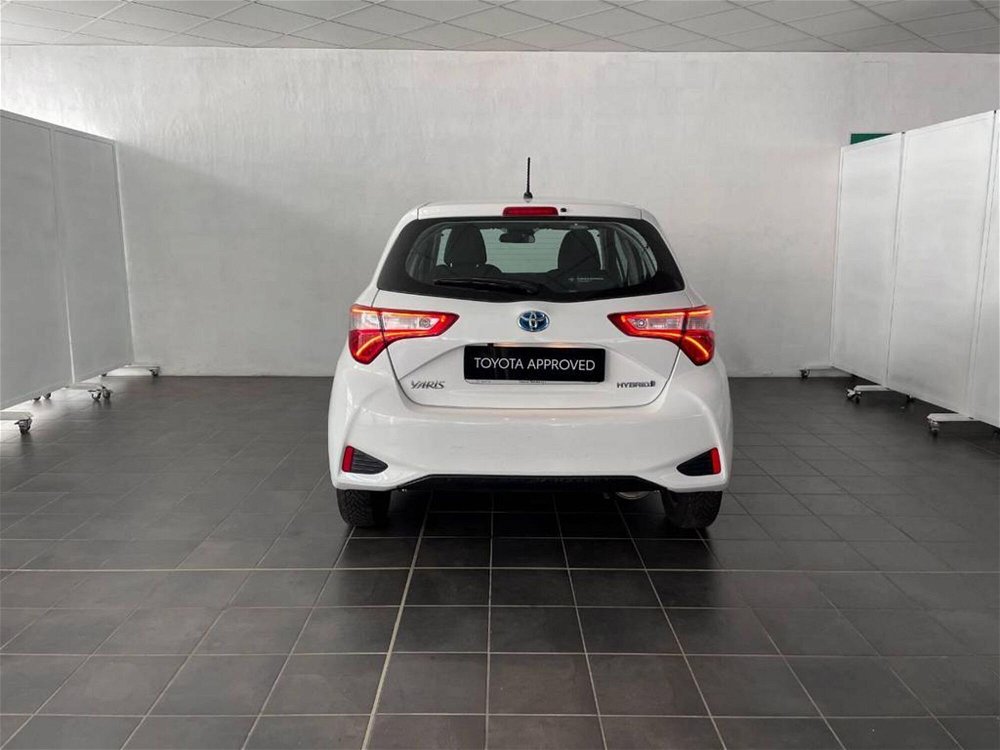 Toyota Yaris 1.5 Hybrid 5 porte Active  del 2019 usata a Torino (3)