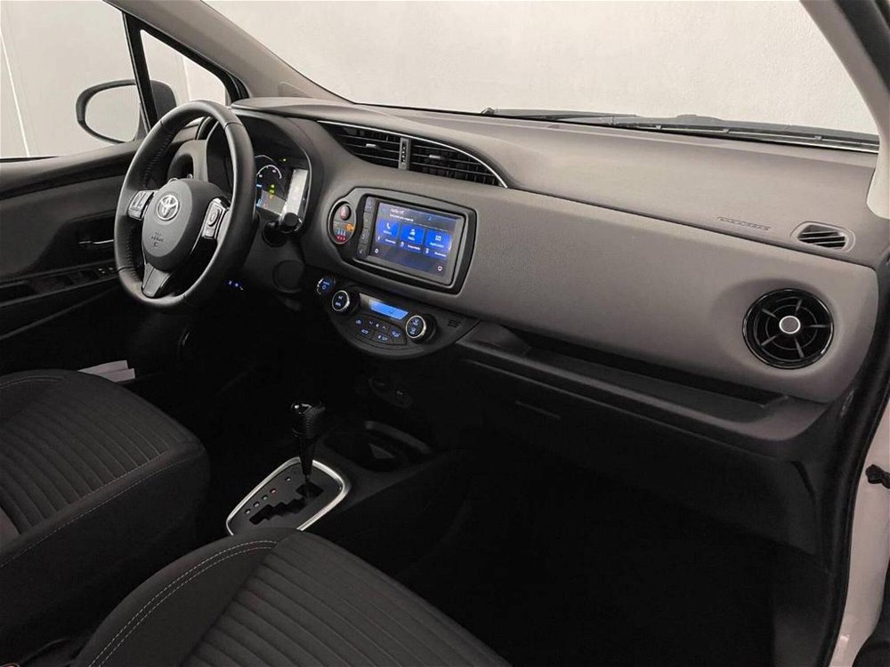 Toyota Yaris 1.5 Hybrid 5 porte Active  del 2019 usata a Torino (5)