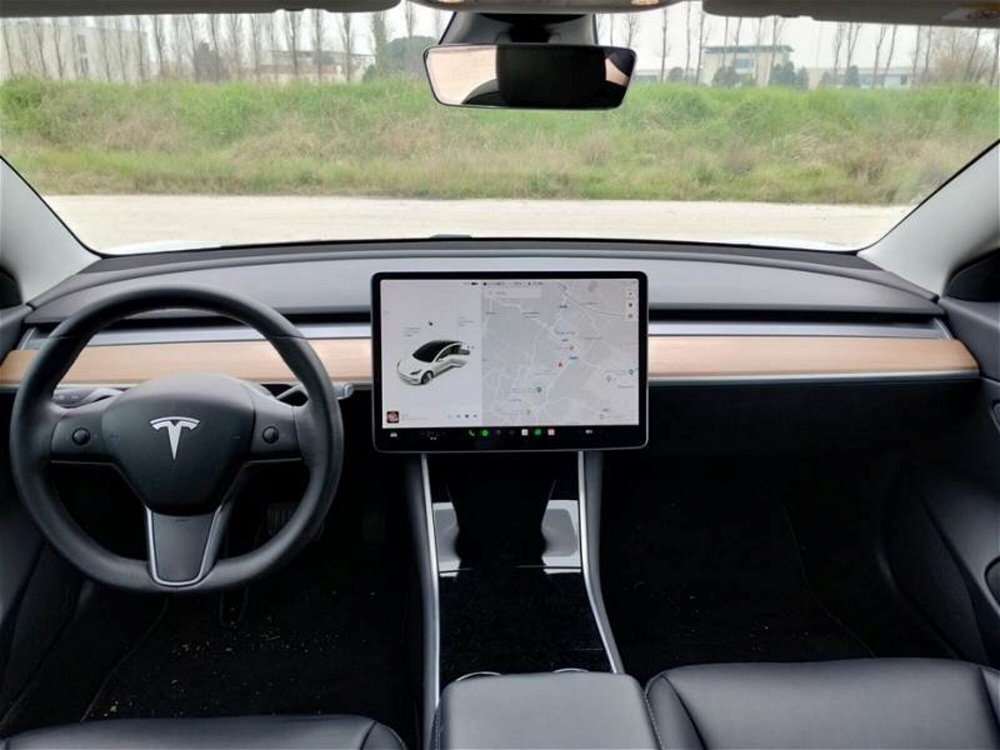 Tesla Model Y Model Y Long Range Dual Motor awd del 2019 usata a Sala Consilina (3)