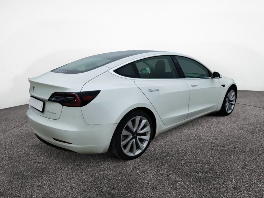 Tesla Model 3 Model 3 Long Range Dual Motor AWD  del 2019 usata a Sala Consilina (2)