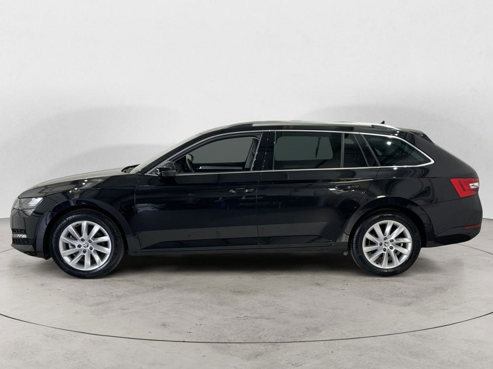 Skoda Superb Station Wagon 2.0 TDI EVO 150 CV SCR DSG Wagon Executive del 2023 usata a Massa (2)